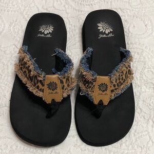 Yellow Box Size 8 Black Sandals with Tan Leopard-Print Straps
